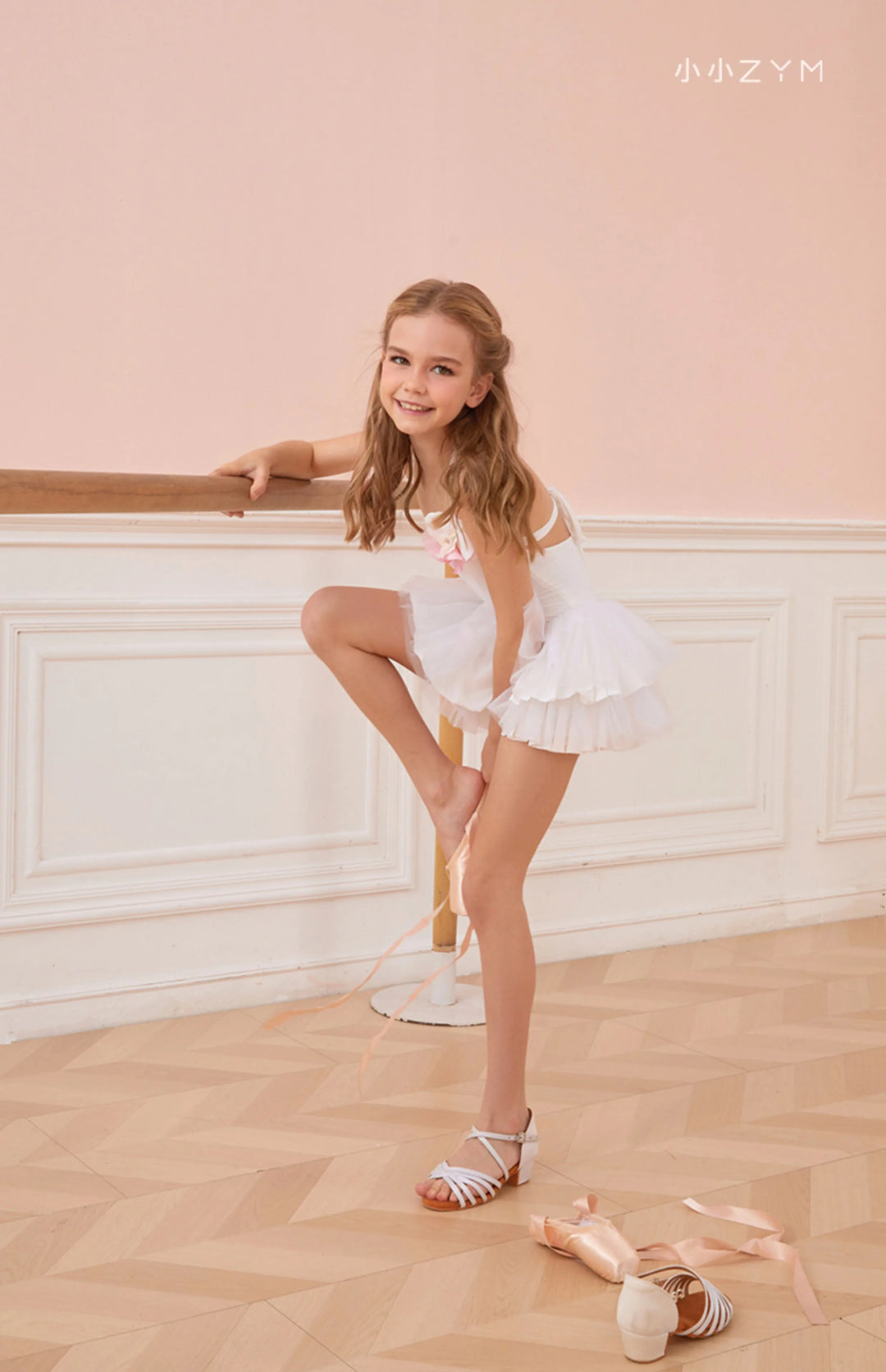 Robe justaucorps sans manches jupette dentelle Roselyne