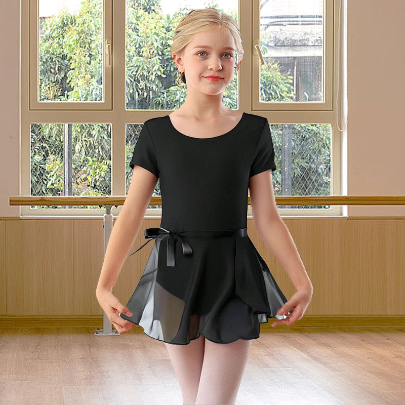 Justaucorps manches courtes avec jupette Sana