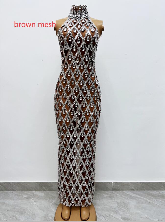 Robe longue sans manches col haut avec paillettes et strass