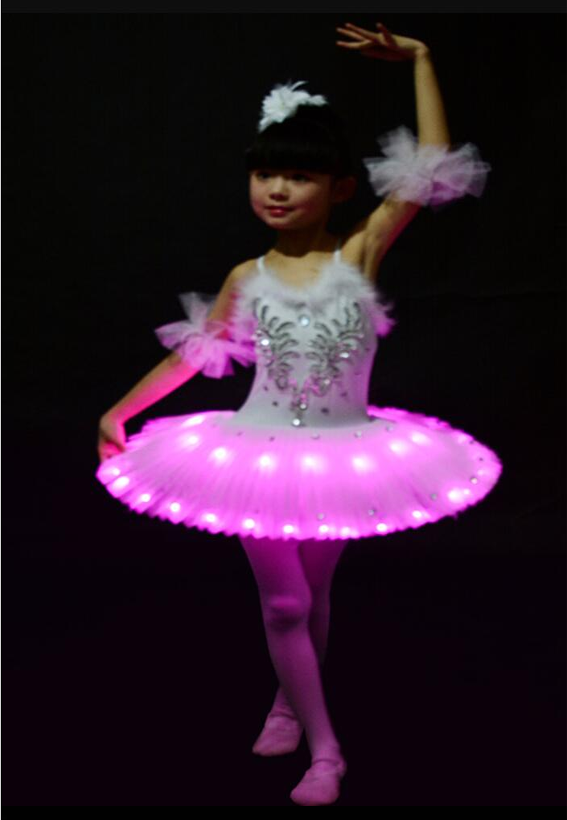 Robe Tutu bretelles lumières LED coloris blanc ou violet