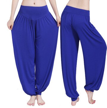 Pantalon large harem resserré aux chevilles